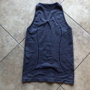Lululemon Size 8 High Neck Swiftly